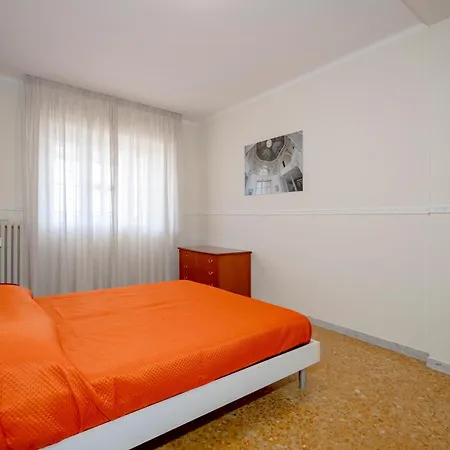 Guesthost - Dimora Dall'alto Apartment