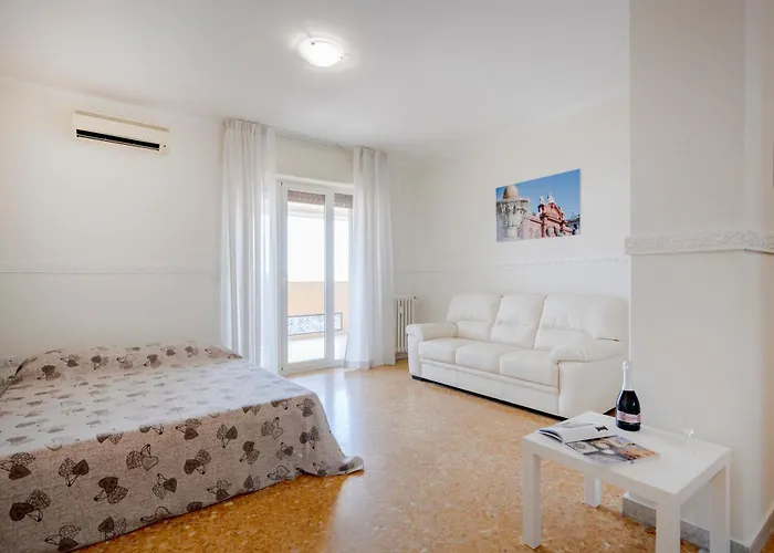 Guesthost - Dimora Dall'alto Apartment *