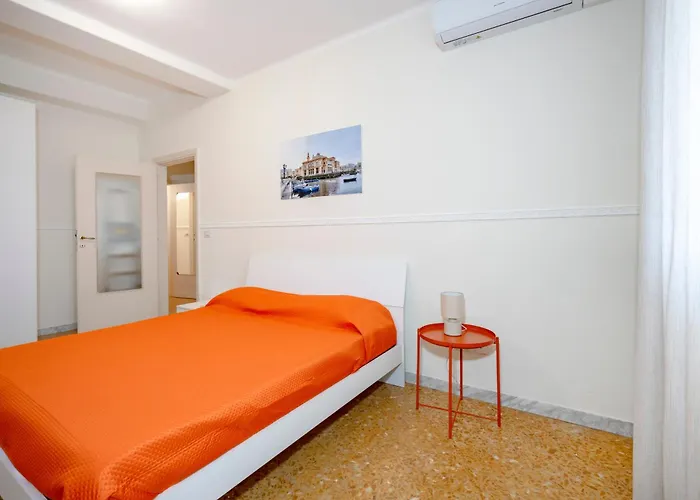Guesthost - Dimora Dall'alto Apartment *