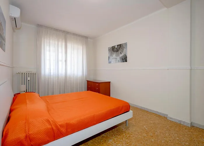 Guesthost - Dimora Dall'alto Apartment